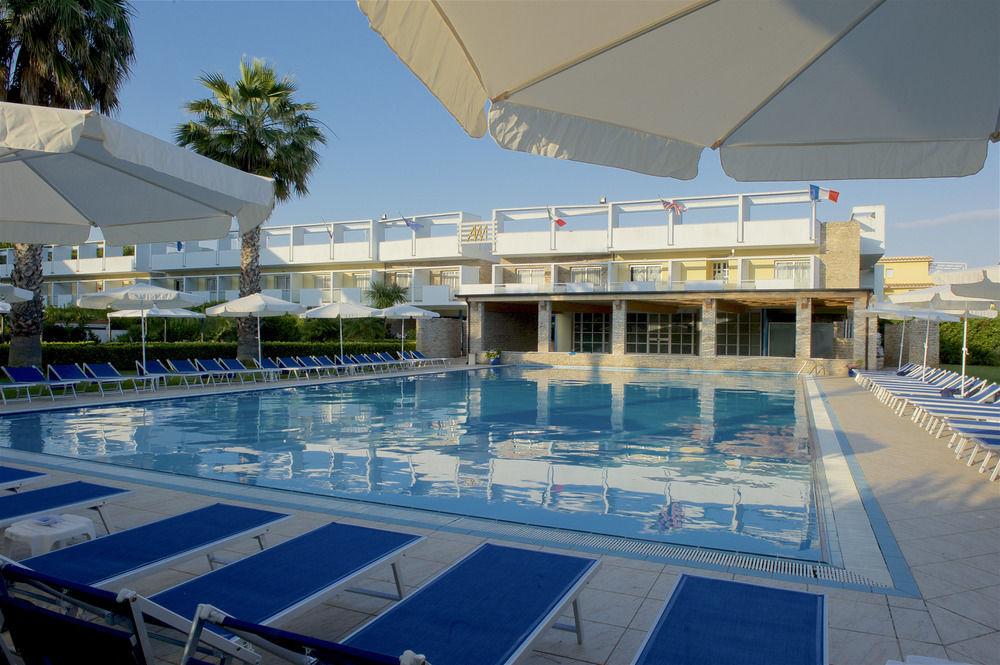 Albergo Mediterraneo Terracina Esterno foto