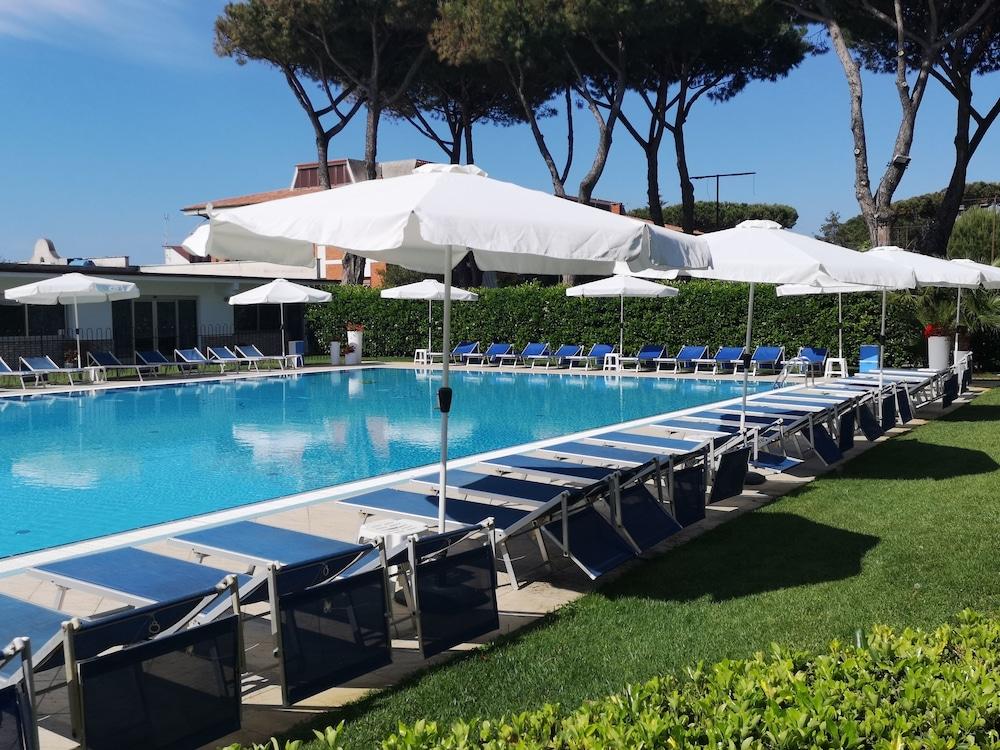 Albergo Mediterraneo Terracina Esterno foto
