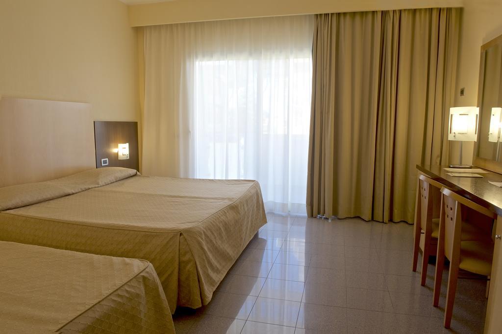 Albergo Mediterraneo Terracina Esterno foto