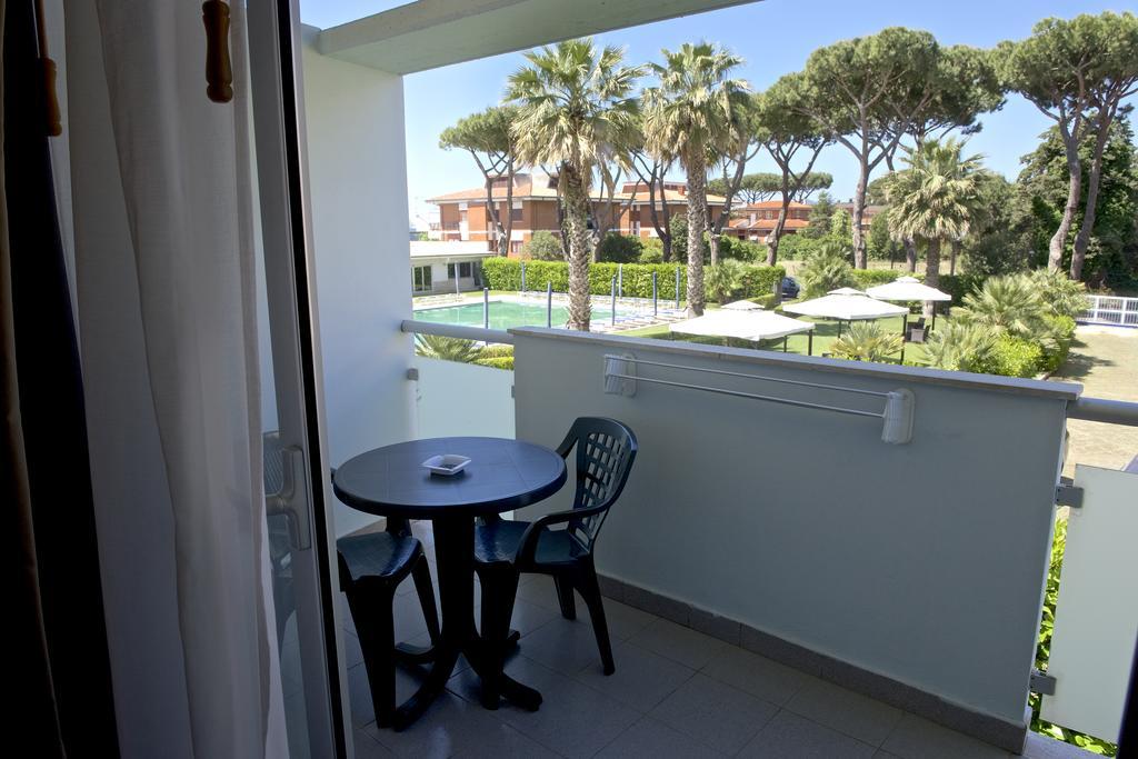 Albergo Mediterraneo Terracina Esterno foto