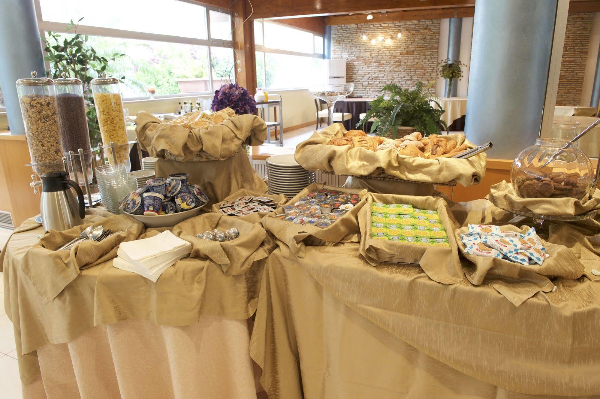 Albergo Mediterraneo Terracina Esterno foto