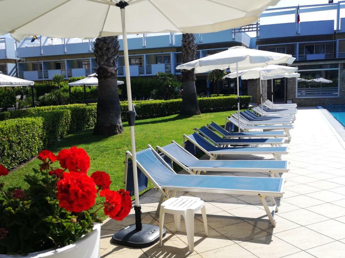 Albergo Mediterraneo Terracina Esterno foto